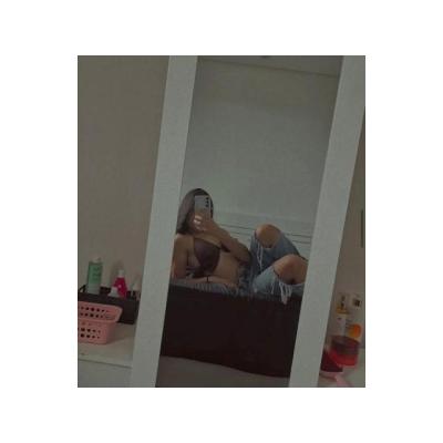 “Muñeca traviesa lista para jugar