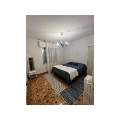 SE ALQUILA PRECIOSA HABITACION MUY CENTRICA