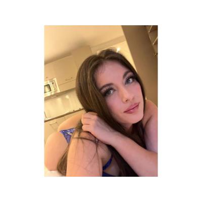 CARIÑOSA CHICA MUY JOVEN