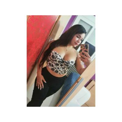 KAROL ️ LINDAS CURVAS RICO BOMBÓN  GRANADA