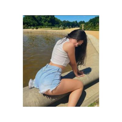 VANESA, PURO FUEGO Y JUGUETONA