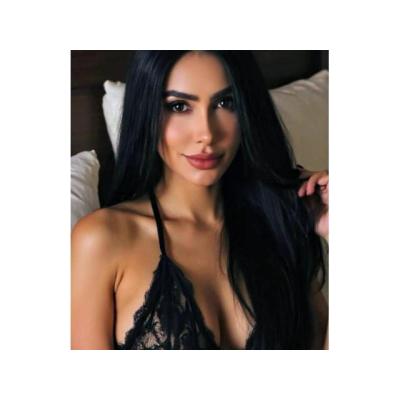 GIME DE PLACER JUNTO A SEXY LATINA 