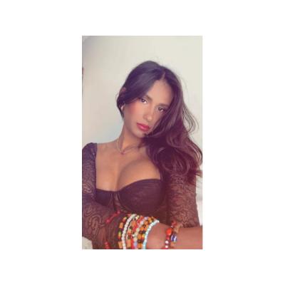 Chica latina sexy y complaciente