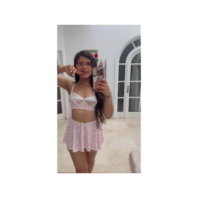 LA JOVEN FLOR COLOMBIANA