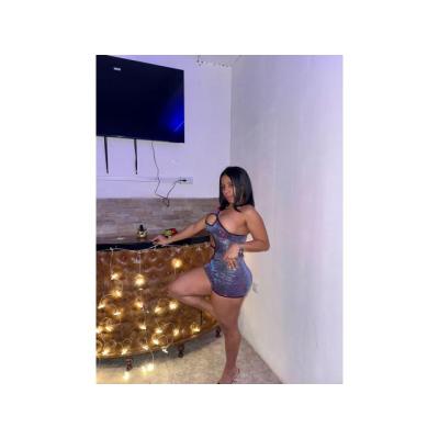 LLENA DE FUEGO MORBO Y PASION