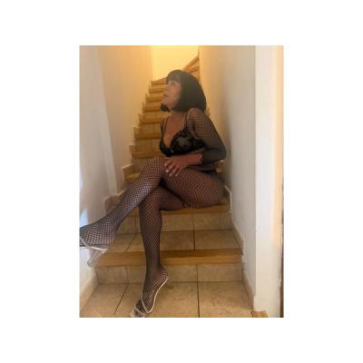 ARDIENTE Y SEXY LATINA PURA SEDUCCIÓN