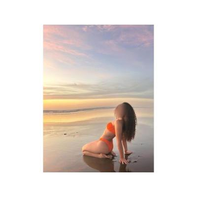 JOVENCITA COMPALCIENTE Y JUGUETONA