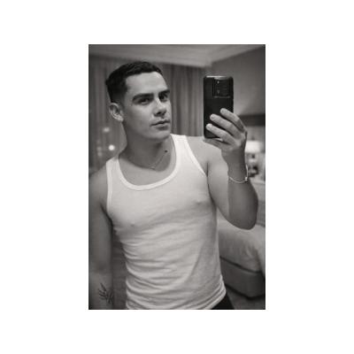 ACOMPAÑANTE VENEZOLANO COMPLACIENTE EN IBIZA