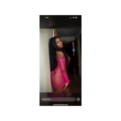 LAURA TU MORENA CALIENTE