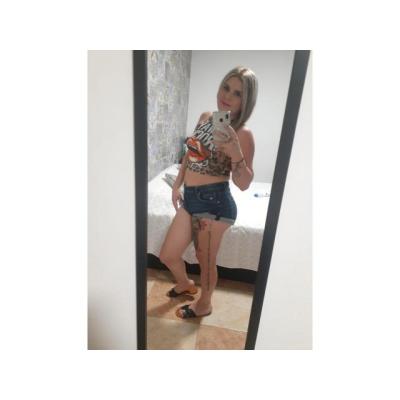 ERIKA  TU BELLA RUBIA