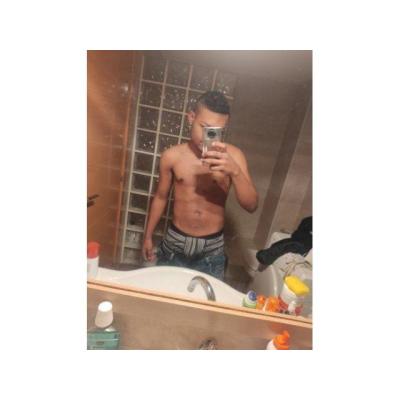 Gary fiestero por la zona