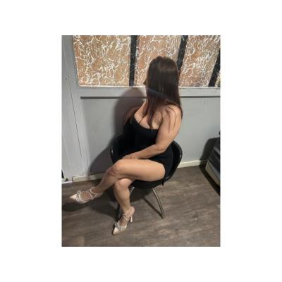 SENSUAL Y DESCOMPLICADA / SALIDAS