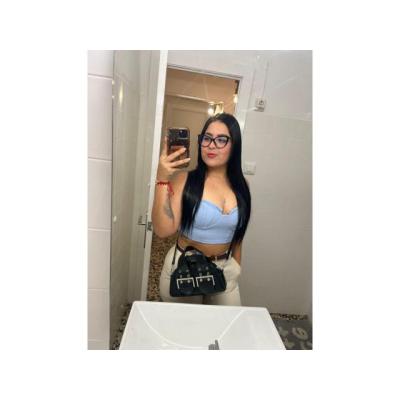 DESNUDA, PRENDIDA EN LLAMAS !