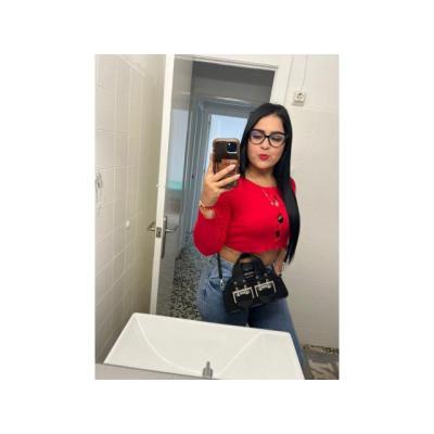 DESNUDA, PRENDIDA EN LLAMAS !