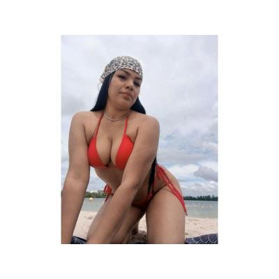 Chica extrovertida