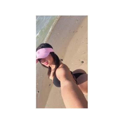 Latina apasionada y muy cariñosa