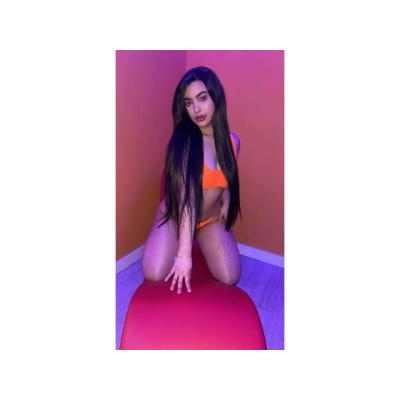 BRIANA: CHICA COMPLACIENTE