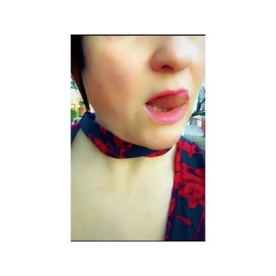 Novia virtual x videollamada o sexting.