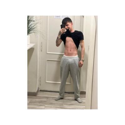 DISCRETO COLOMBIANO JOVEN 24H