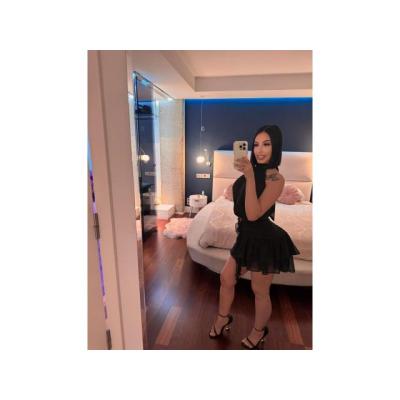 DULCE, ÚNICA ELEGANCIA Y SABER ESTAR