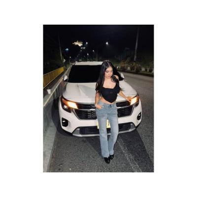 KARINA: Chica latina de alto nivel, ele