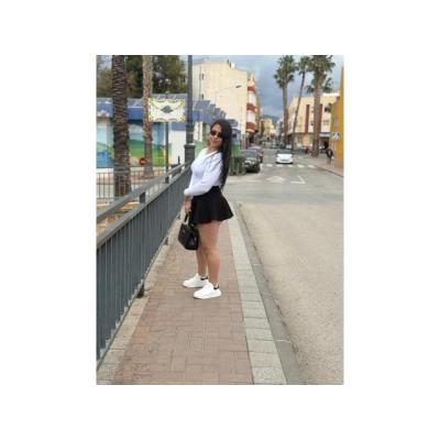 JOVENCITA DE 19 añitos laura
