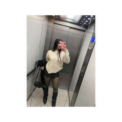 SEXY MORENA CON OFERTA RELAMPAGO