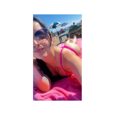 Luna hermosa joven pocos días en Melilla