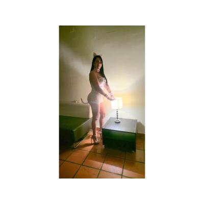 SOL HERMOSA COLOMBIANA TATUADA NOVEDAD