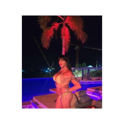 BRASILEÑA TRANS FIESTERA PURO MORBO Y VICIO 