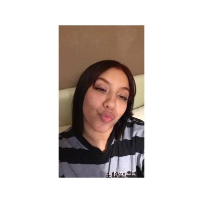 Escort latina de 19 años