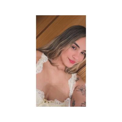 VEN DISFRUTA MIS CURVAS Y SENOS