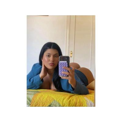 SOFIA ATREVIDA Y JUGETONA