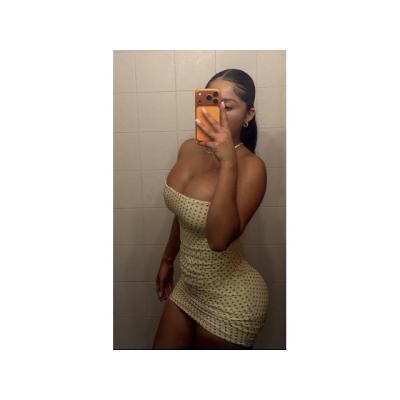 HERMOSA, CACHONDA Y MUY FIESTERA GABRIELA