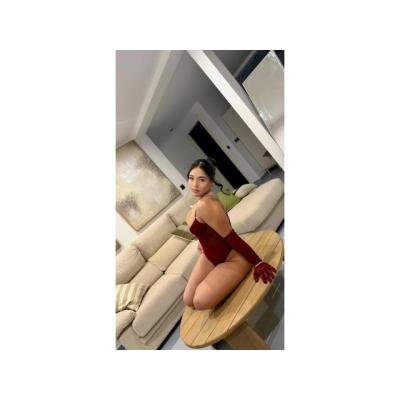 LATINA DELICADA CON CULO ENORME
