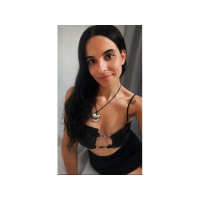 Claudia. Española. 32 años