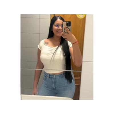 MORENA FOGOSA Y CANDENTE EN LA CAMA