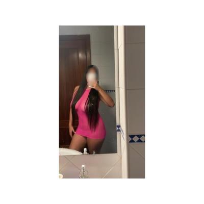 Sensual chica disponible para salidas