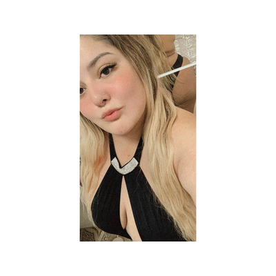 Gaby latina rubia cariñosa y complaciente