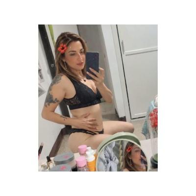 HERMOSA Y SENSUAL COLOMBIANA