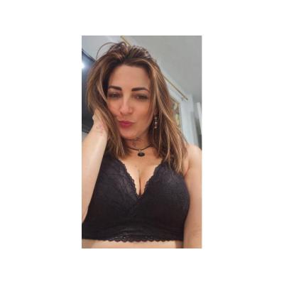 HERMOSA Y SENSUAL COLOMBIANA