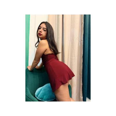 SOY UNA POTRA EN LA CAMA VEN A DOMARME