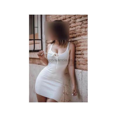 DANIELA, JOVEN LATINA MUY COMPLACIENTE