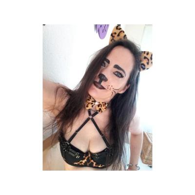 LUCIA T DE ARDOZ . NOS DIVERTTMOS JUNTOS?