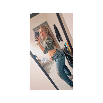 DISCRETA Y DIVERTIDA