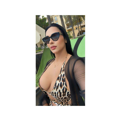 BESAME LAS TETAS ESTOY MUY ARRECHA