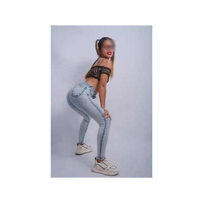 DULCE JOVEN SEXY CON CURVAS