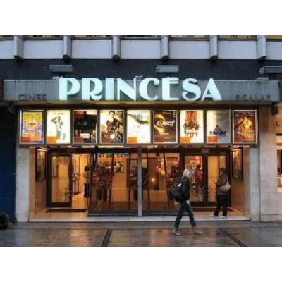 DOY GRATIS MASAJES RELAX A MUJER+INVITO CINE