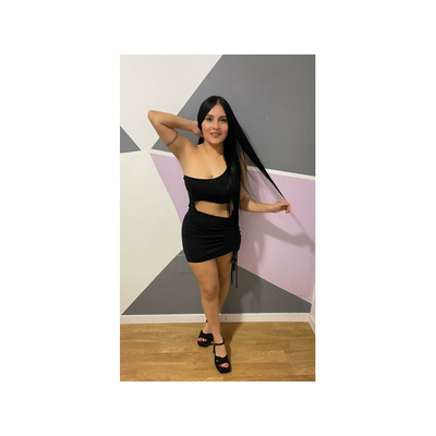 NIÑATA COMPLETICA CON LINDO CUERPO. !