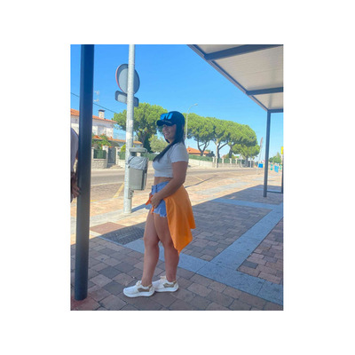 MORENA IMPLICADA CON LINDAS CURVAS